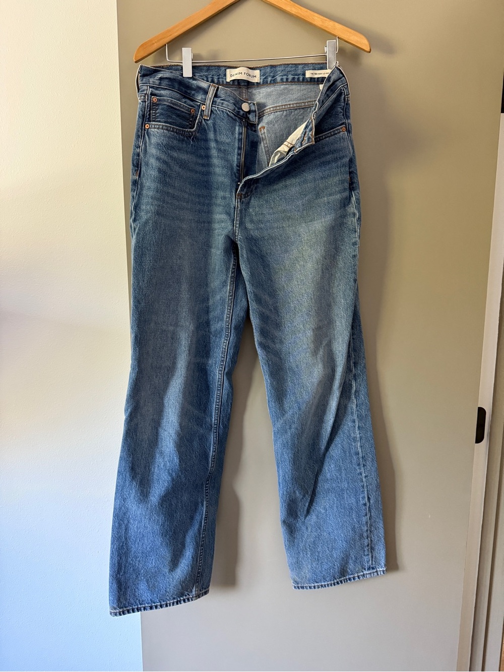 Denim Forum Relaxed Women’s Jeans - Medium Blue Wash